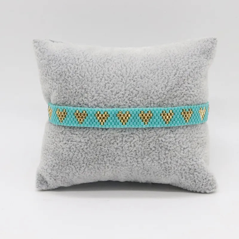 Brazalete Huichol Corazones
