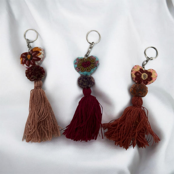 Pom-pom heart keychain